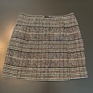 Forever 21 black and white plaid mini skirt